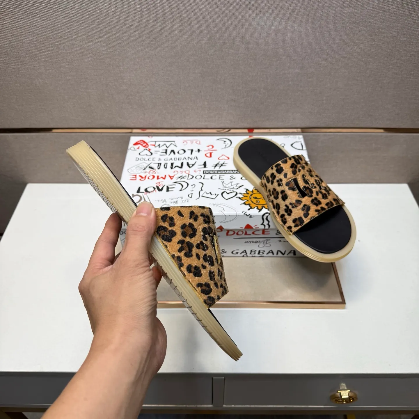 Men's men's shoes 💰pp280【DG～】Men's casual slippers 2025z cabinet sales simultaneously 🔶Size: 38-44 #️⃣ 🔷1 color🔜The upper is made of multi-material splicing ➕Genuine leather lining, comfortable and breathable, sole: original comfortable and wear-resistant outsole, ⚠️real thing📱photographed🎬real thing is better📢📢📢